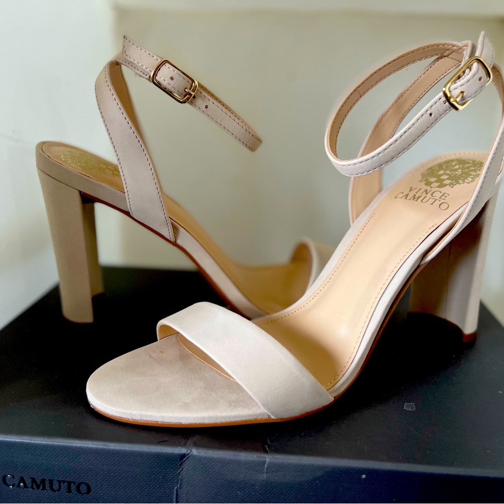 Vince Camuto Kresseya Heel - NWT - Warm Natural 3.75in size 8.5M